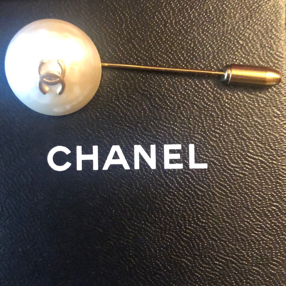 Chanel vintage pearl plated brooch